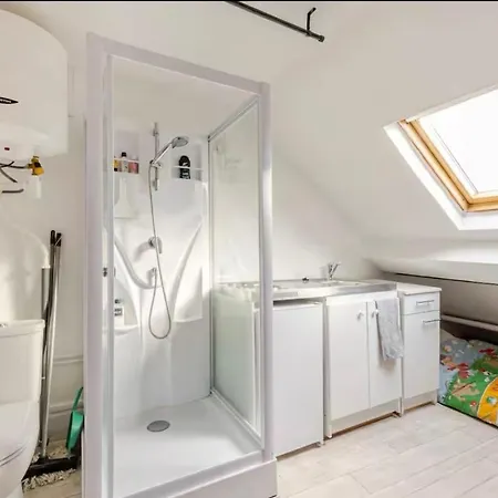 !!!! Only Airbnb !!!!! Please Read My Name And Look At Pictures - Under Roof - Cool Area Apartment *