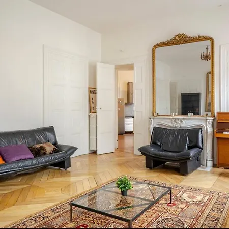!!!! Only Airbnb !!!!! Private In Center - Shared Apartment *